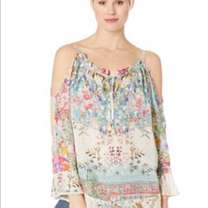 Johnny was XXL cold shoulder blouse